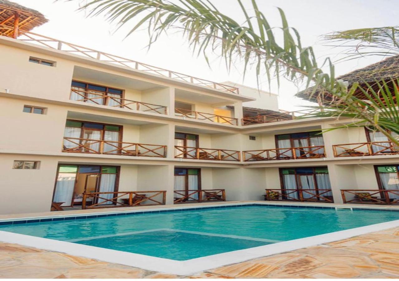 Ocean Breeze Hotel Nungwi Exterior photo